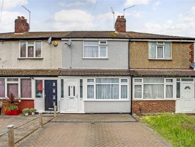 House for sale in Yeading, Greater London