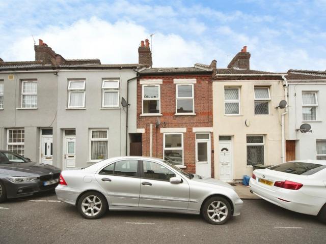 House for sale in Spring Park, Luton