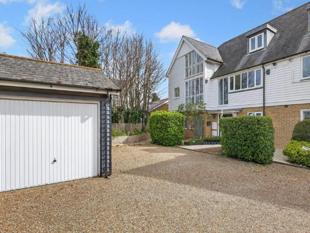House for sale in The Bridge, Kent