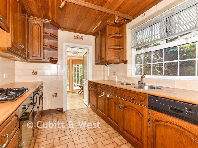 House for sale in London Borough of Croydon, Kenley