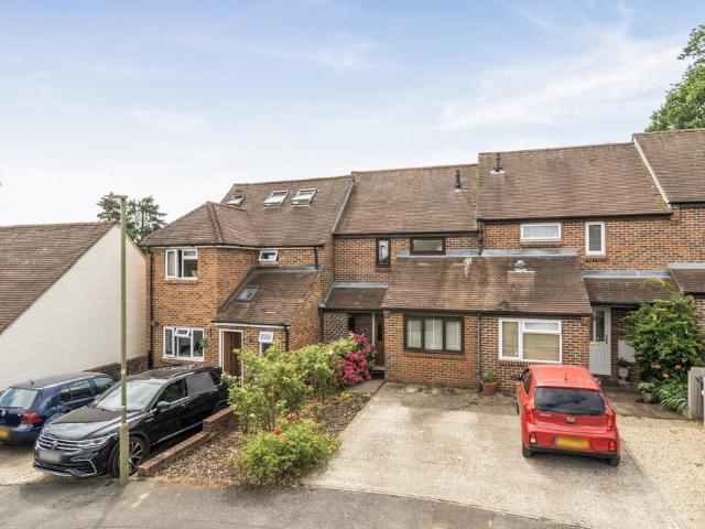 House for sale in Henley-on-Thames, Berrick Salome