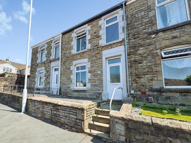 House for sale in Cwmbwrla, Nangreaves