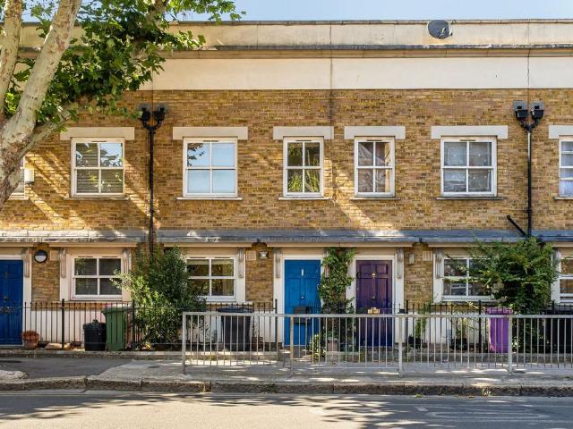 House for sale in Bromley-by-Bow, Bow