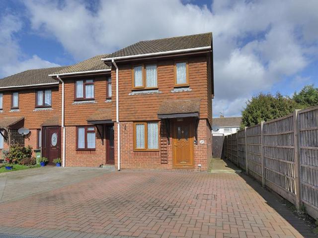 House for sale in Capel, Sandown Park