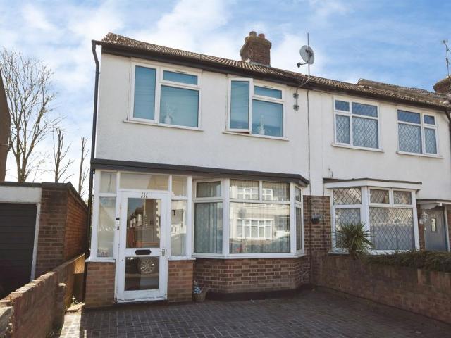 House for sale in Rush Green, Greater London