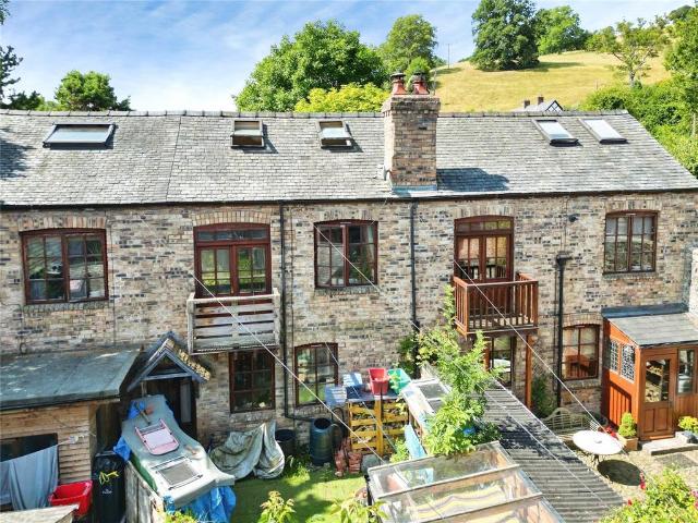 House for sale in Llanfyllin