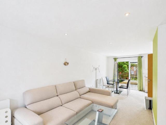 House for sale in Georgia, Greater Manchester