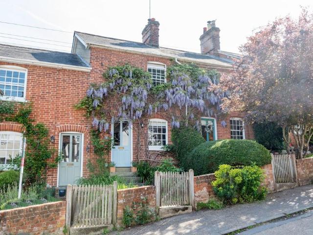 House for sale in Chelmondiston, Suffolk
