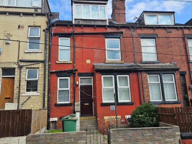 House for sale in East End Park, West Yorkshire