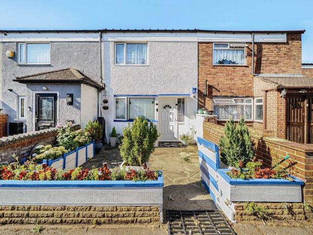 House for sale in Harrow Weald, Greater London