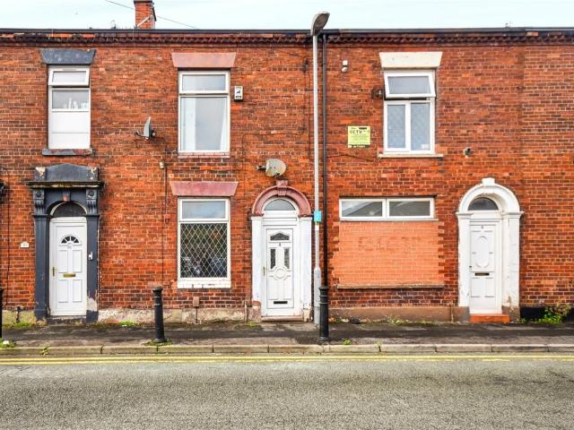 House for sale in Shaw Side, Oldham