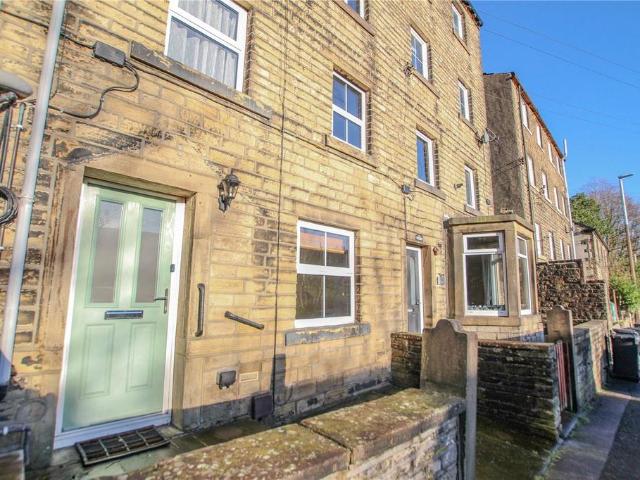 House for sale in Hinchliffe Mill, West Yorkshire