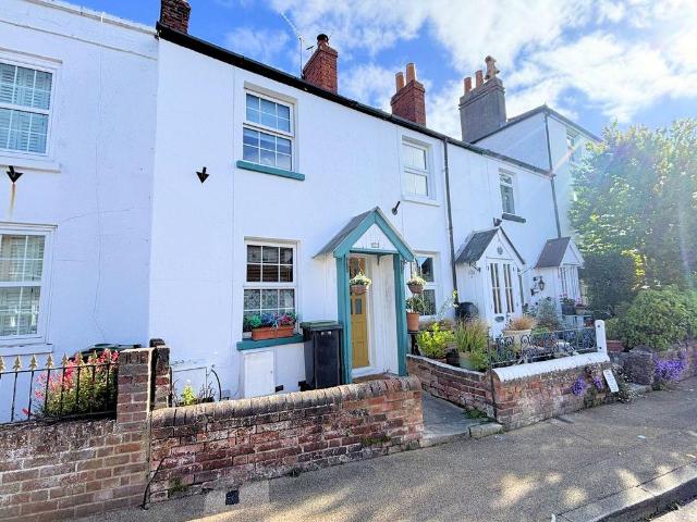 House for sale in Middlecroft, Hampshire
