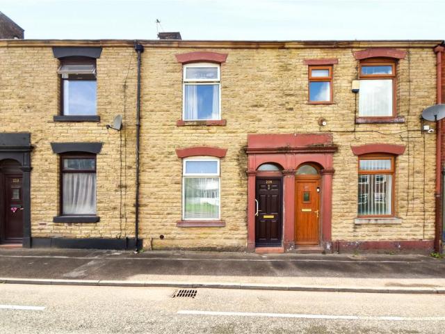House for sale in Shaw Side, Oldham