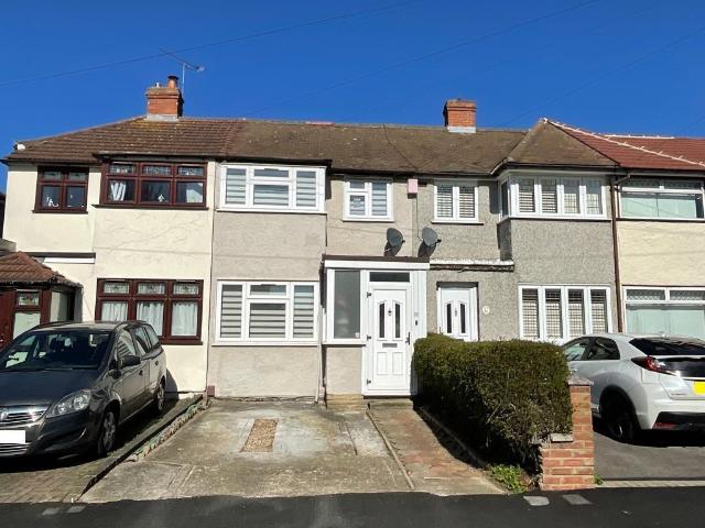 House for sale in Elm Park, Greater London