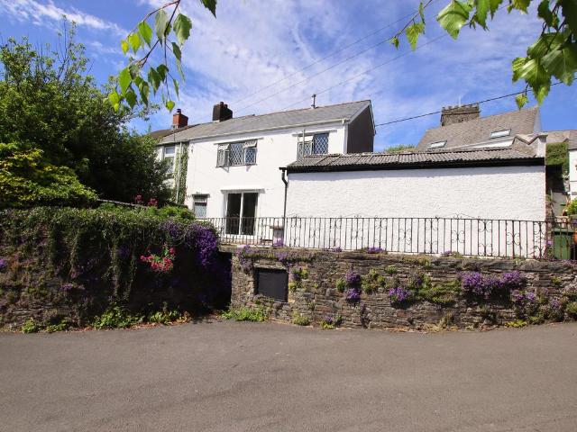 House for sale in Llantrisant, Wales