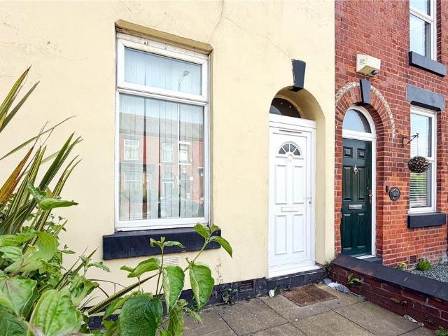 House for sale in Guide Bridge, Greenheys