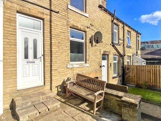 House for sale in Waring Green, Calderdale
