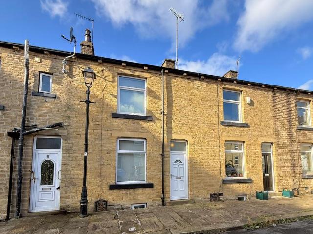 House for sale in Halifax, Calderdale
