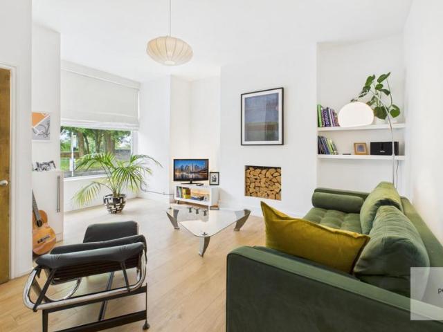 House for sale in Kirklees, Bury