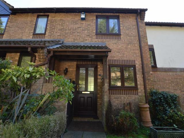 House for sale in The Cedars Estate, Batchworth