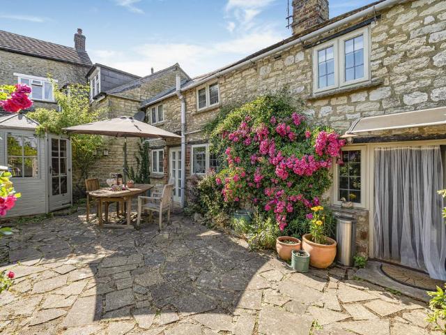 House for sale in Evershot, Oxfordshire