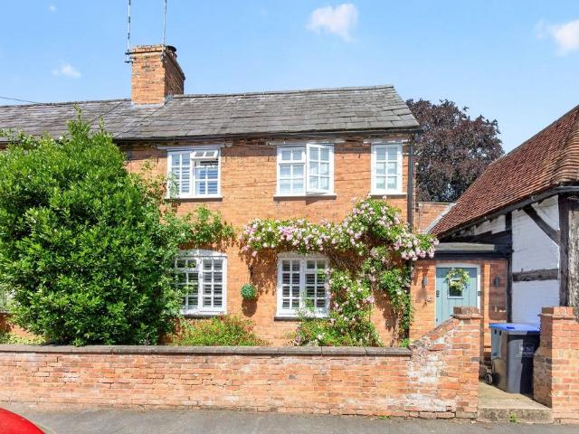 House for sale in Green Close, Warwickshire