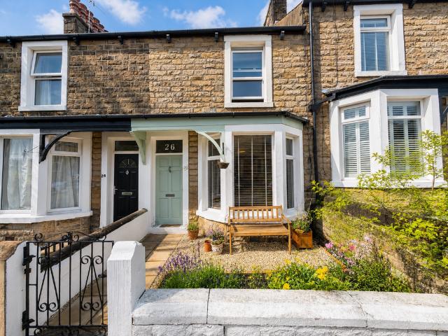 House for sale in Greaves, Bare