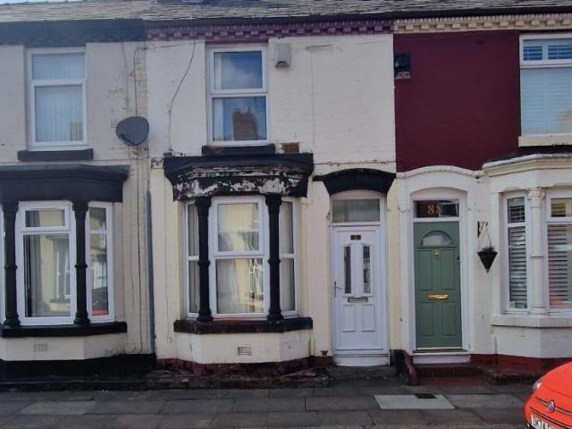 House for sale in Calderstones