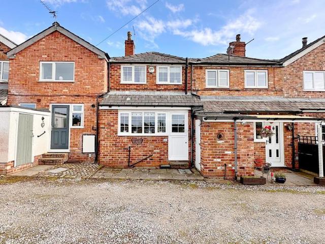 House for sale in Hockley, Poynton