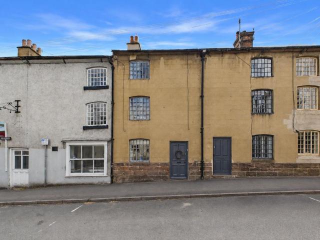 House for sale in Froggatt, East Midlands
