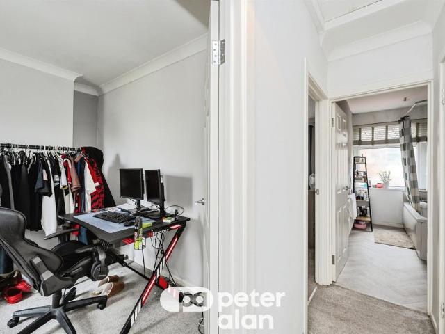 House for sale in Cimla, Neath