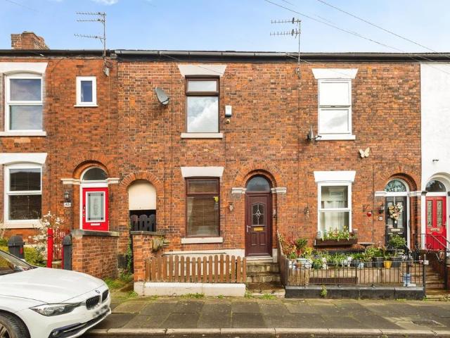 House for sale in Haughton Green, Greenheys