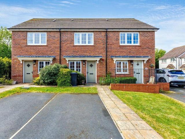 House for sale in Moulton