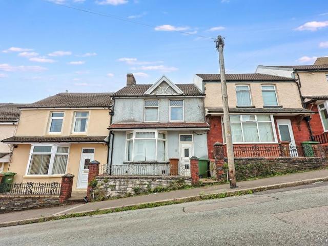 House for sale in Tredomen, Hengoed