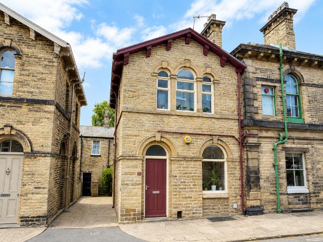 House for sale in Baildon, West Yorkshire