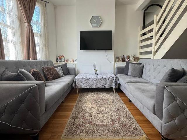House for sale in Ponders End, Greater London