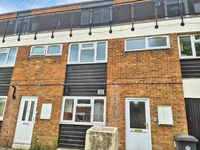 Flat for sale in Gloucester, Gloucestershire