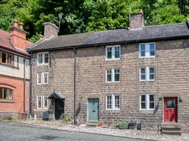 House for sale in Froggatt, East Midlands