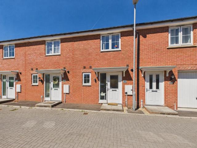 House for sale in Kingsway, Gloucester