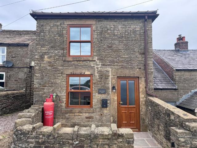House for sale in Charlesworth, East Midlands