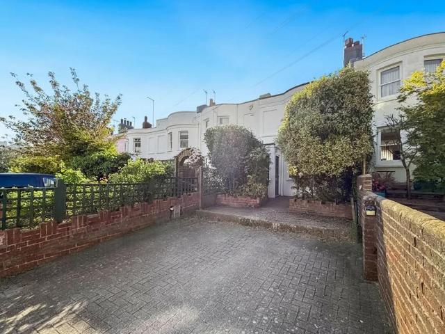 House for sale in Round Hill, Brighton & Hove