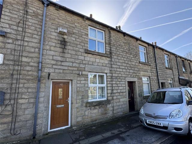 House for sale in Charlesworth, East Midlands