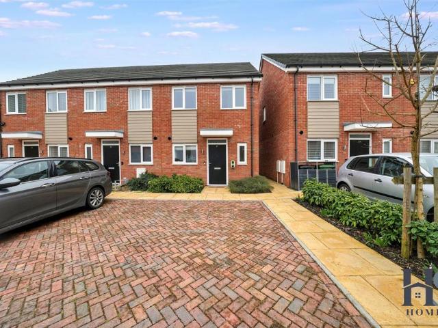 House for sale in Bromsgrove, Worcestershire