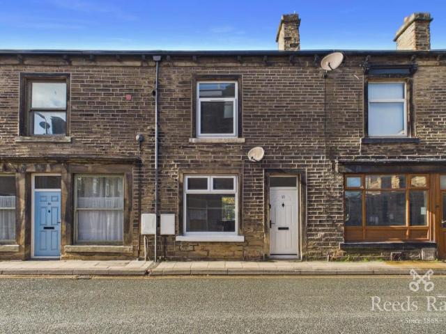 House for sale in Banksfield, Calderdale