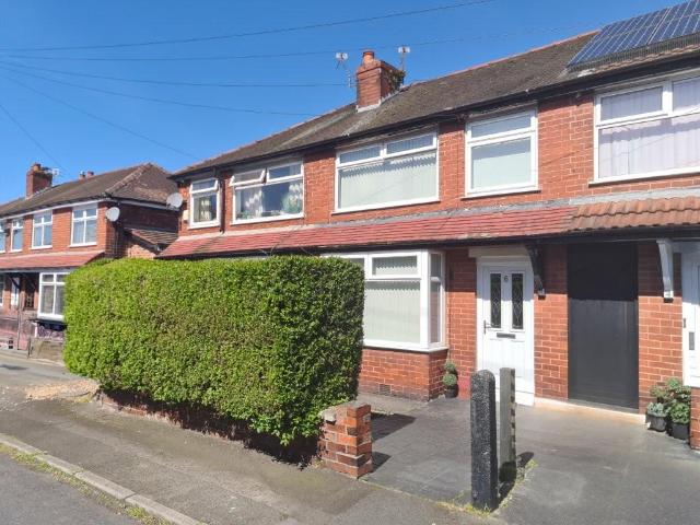House for sale in Guide Bridge, Greenheys