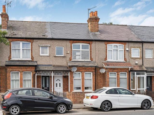 House for sale in Lower Halliford, Surrey