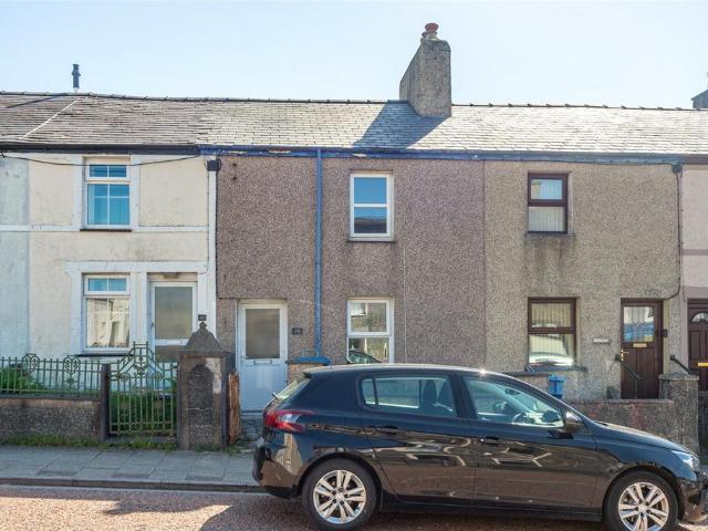 House for sale in Llanllyfni, Pen-y-groes