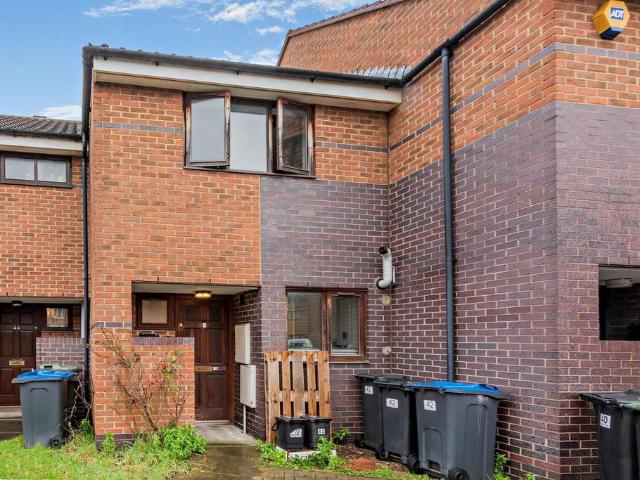 House for sale in London Borough of Croydon, South Norwood