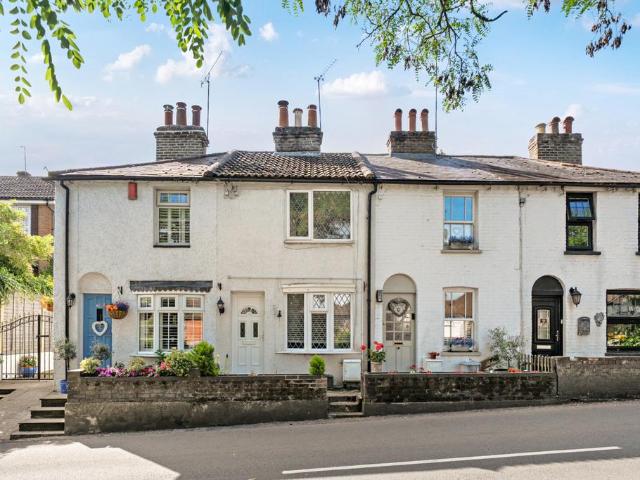House for sale in The Butts, Kent